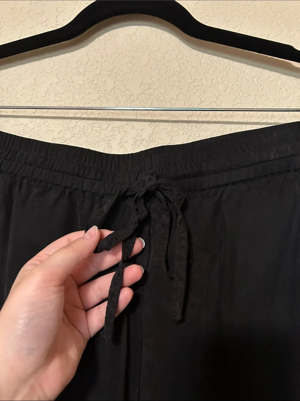 Johnny Was Alice Black Jogger Pants Medium Drawstring Relaxed Fit Cupra Rayon